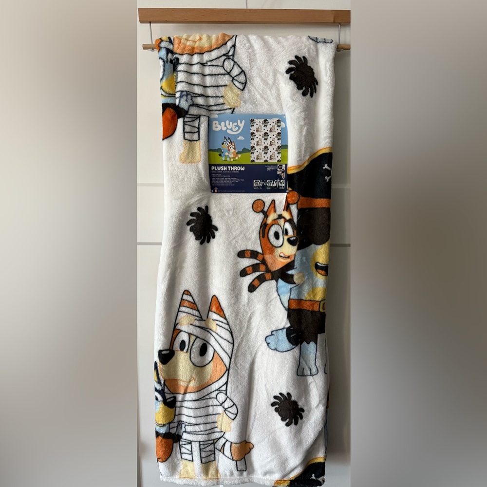 Bluey Halloween Blanket👻